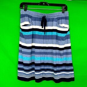 EUC Max Studio Women’s Stripe Blue Mini Skirt. Fits sizes M or 6-8.